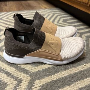 Women’s techloom bliss APL shoes